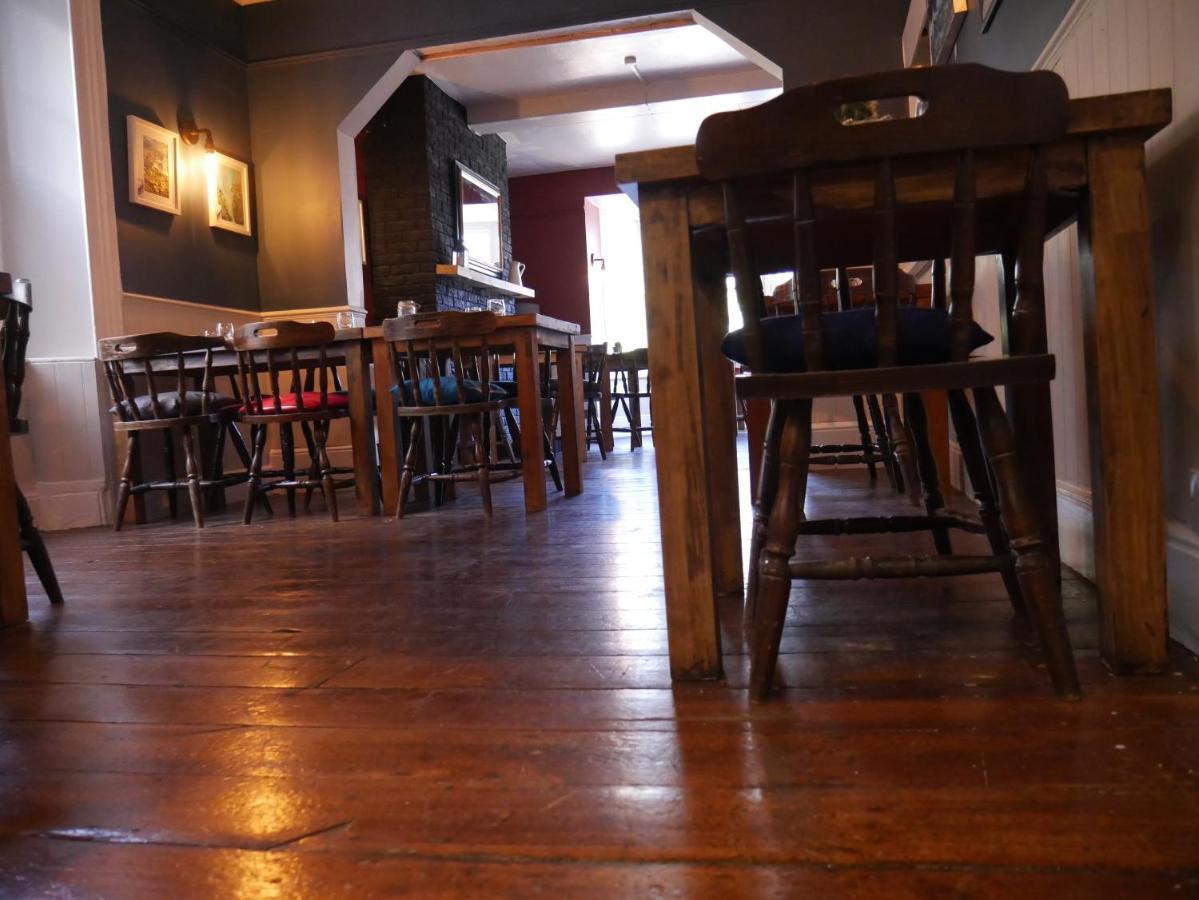 The Fox And Hounds Whittlebury Exterior foto